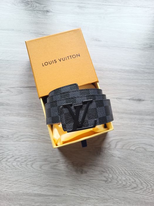 Curea LV în stare nouă