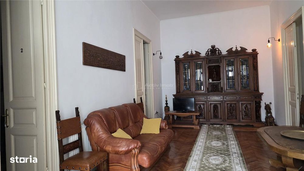 Casa cu etaj,teren 400 mp, pretabila : clinica, gradinita, birouri