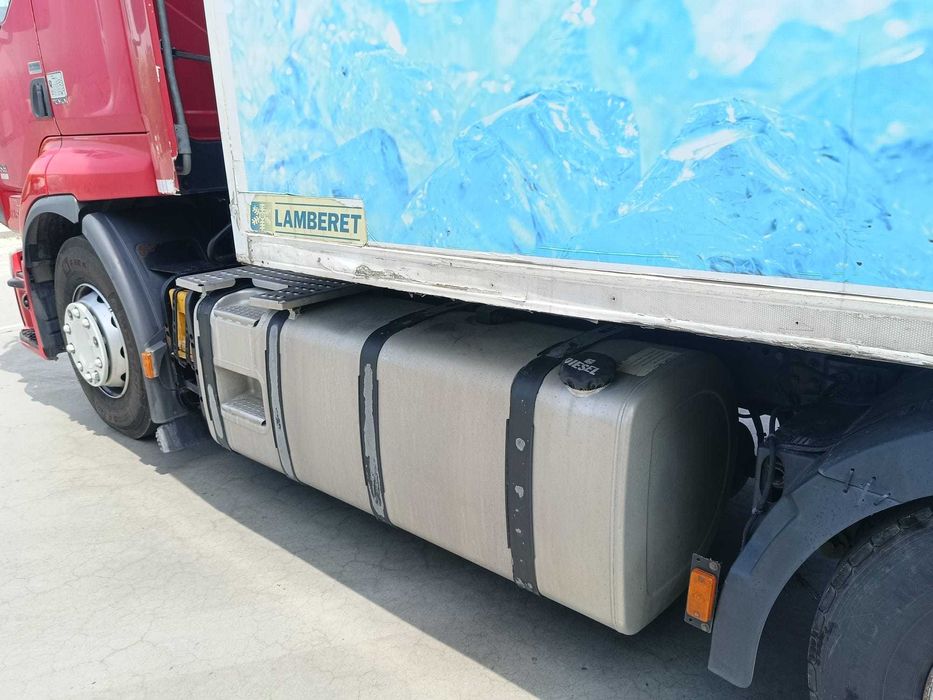 Autoutilitara Renault plus semiremorca Lamberet