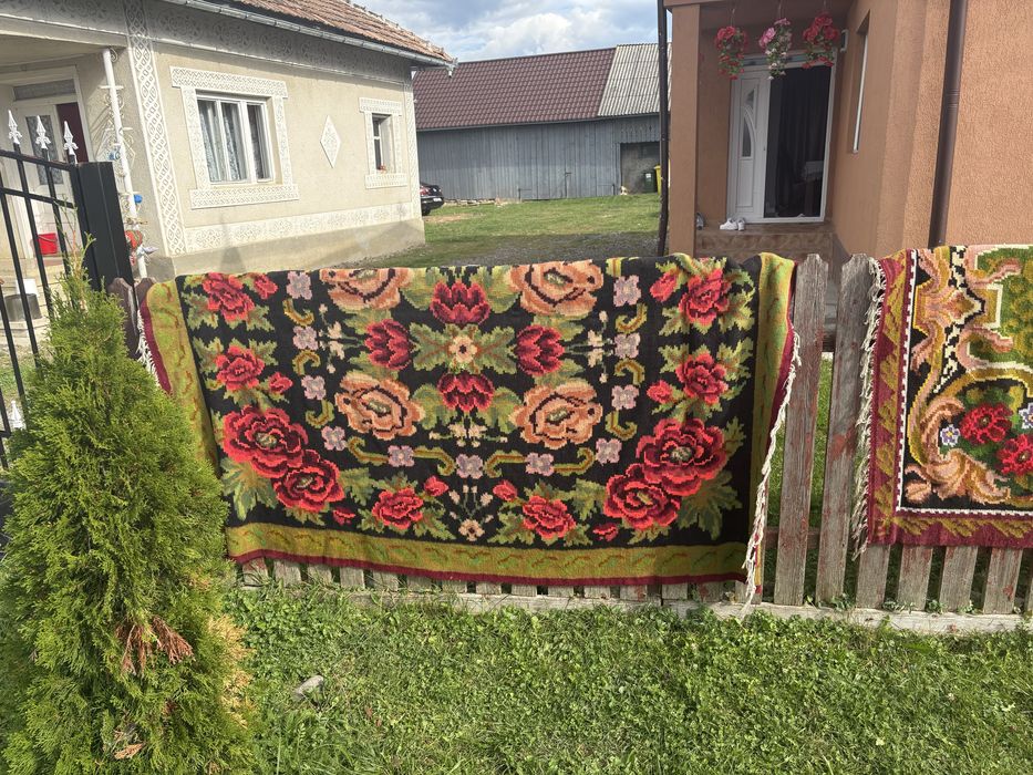 Vand covoare traditionale