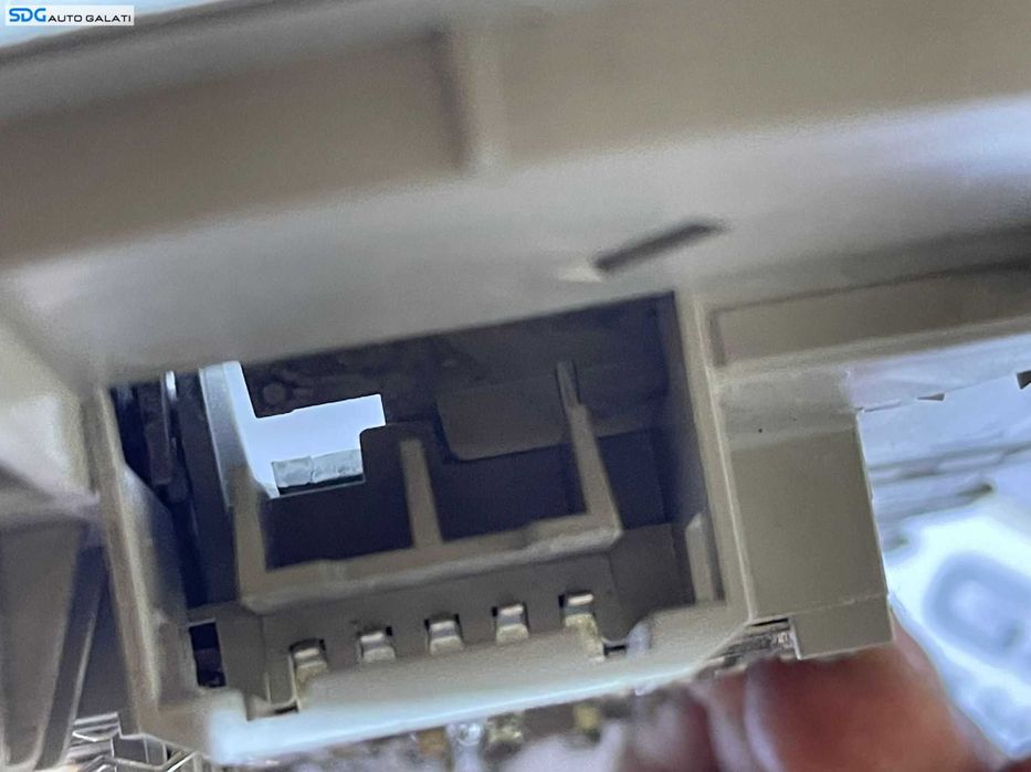 Plafoniera Lumini Lampa Iluminare Plafon Spate Pasager Volkswagen Golf 6 2008 - 2013 Cod 1K0947291 [L8507]