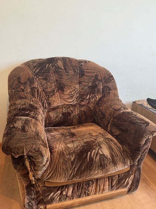 Диван и два кресла