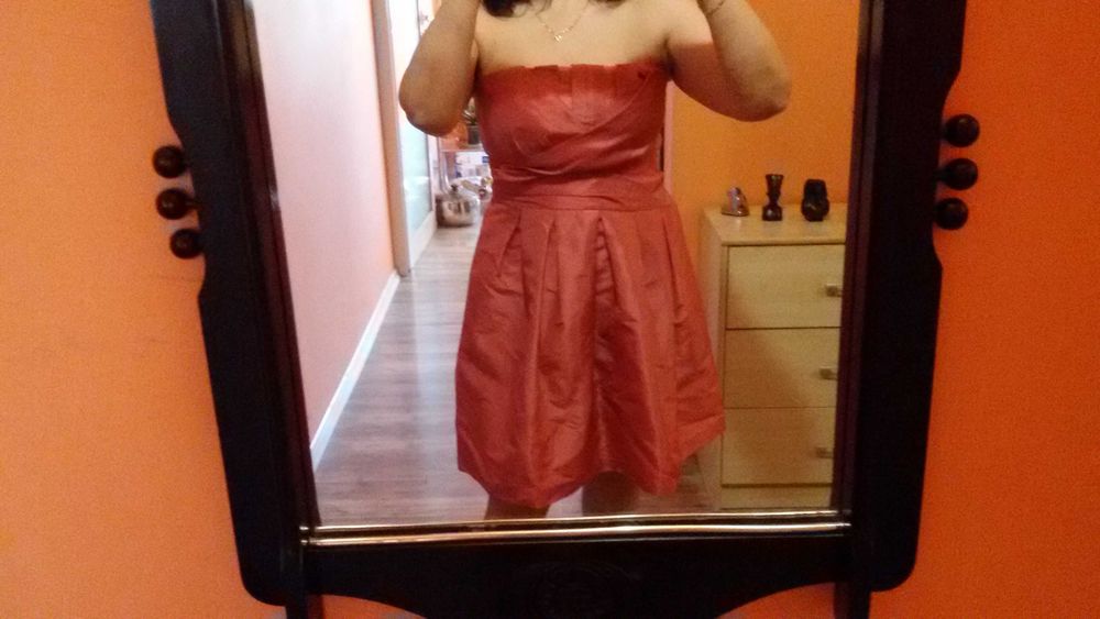 Продавам 2 официални рокли