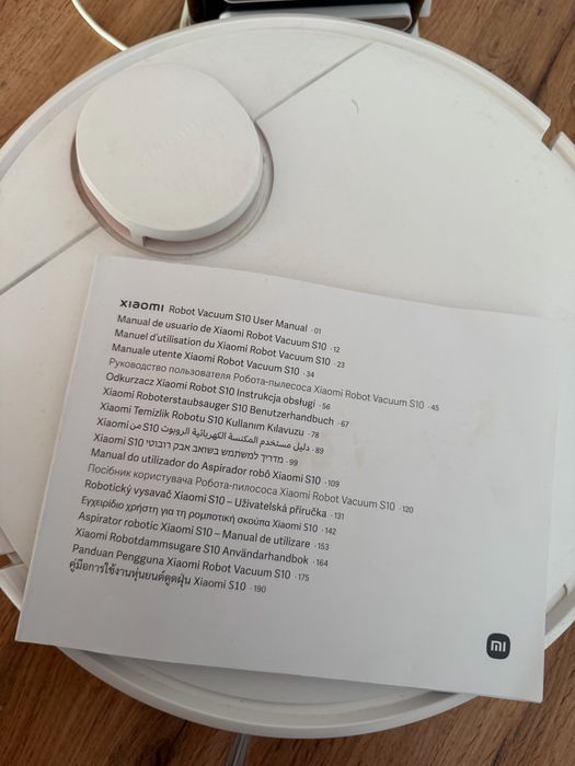 Продаю робот пылесос срочно