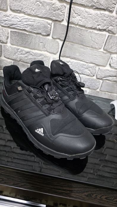 Оригинальные кроссы adidas