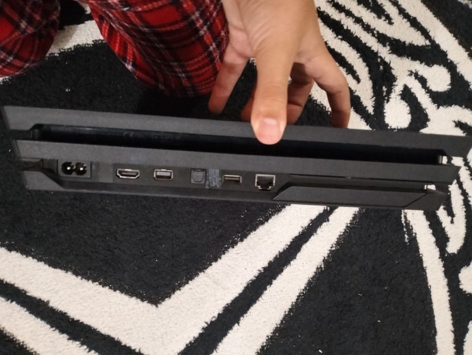 Ps4 pro dau și vire pt televizor și gta5