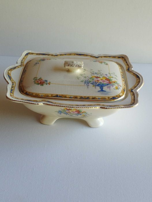 Royal Winton Grimwades
Очарователен терин