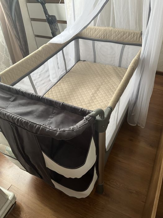 Детская кроватка манеж
