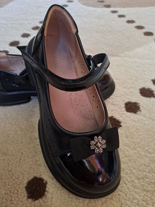 Школьные туфли 33р