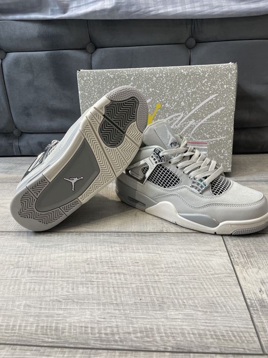 Jordan 4 Frozen Moments