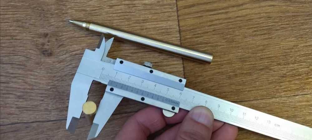 Масивна писалка тип "Tactical Pen"