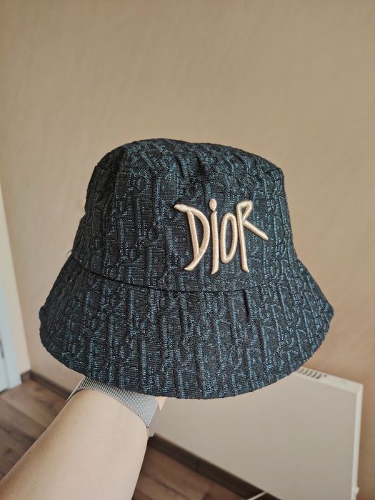 Нова лятна шапка Burberry