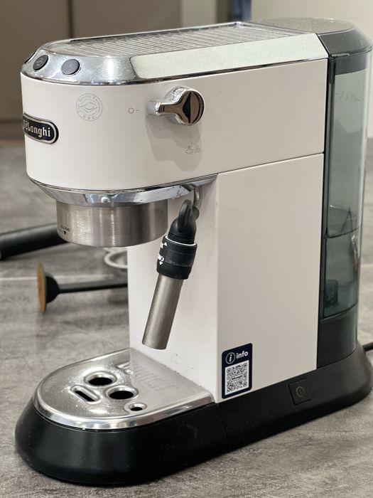 Delonghi Кофемашина