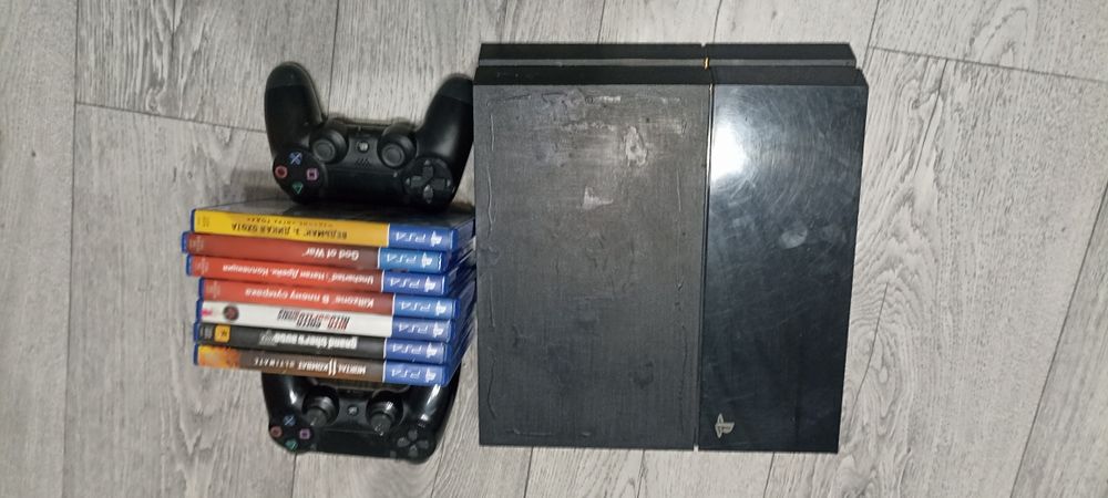 Приставка в идеале ps4