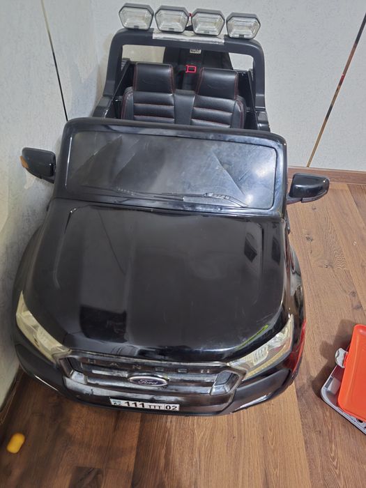 Детская машинка на пульте