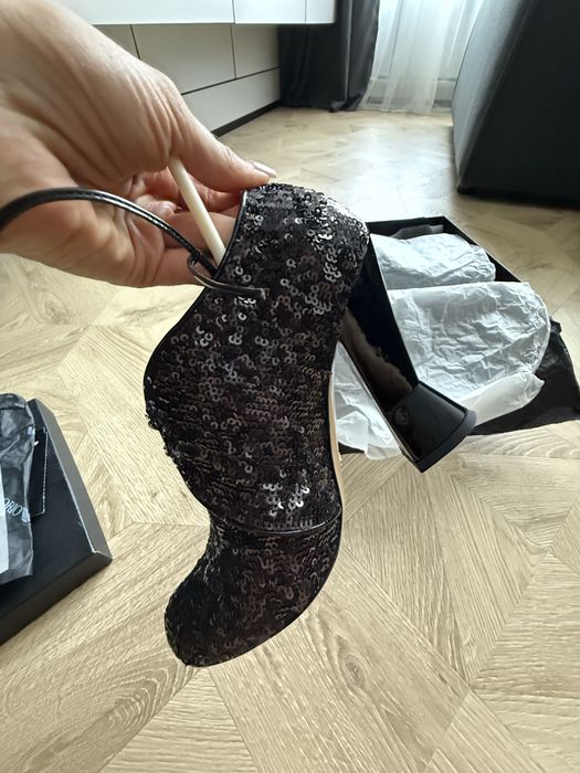 Продам ботильоны EMPORIO ARMANI