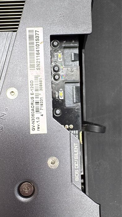 Vând Gigabyte AORUS GeForce RTX 3060 ELITE 12 GB GDDR6 Stare