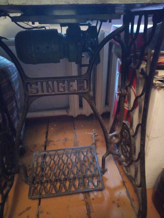 Продам оверлок 208 класса