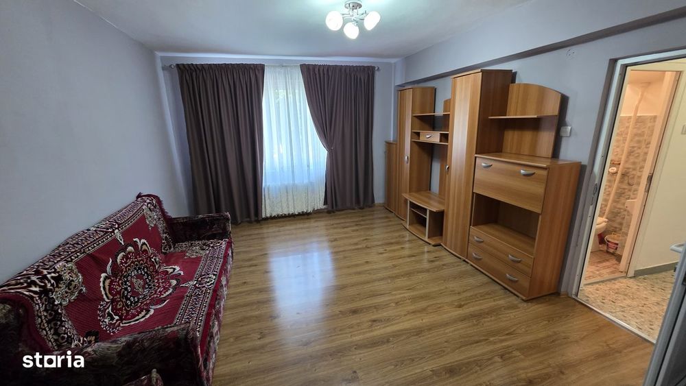 Vand ap 2 camere zona Piata Mare