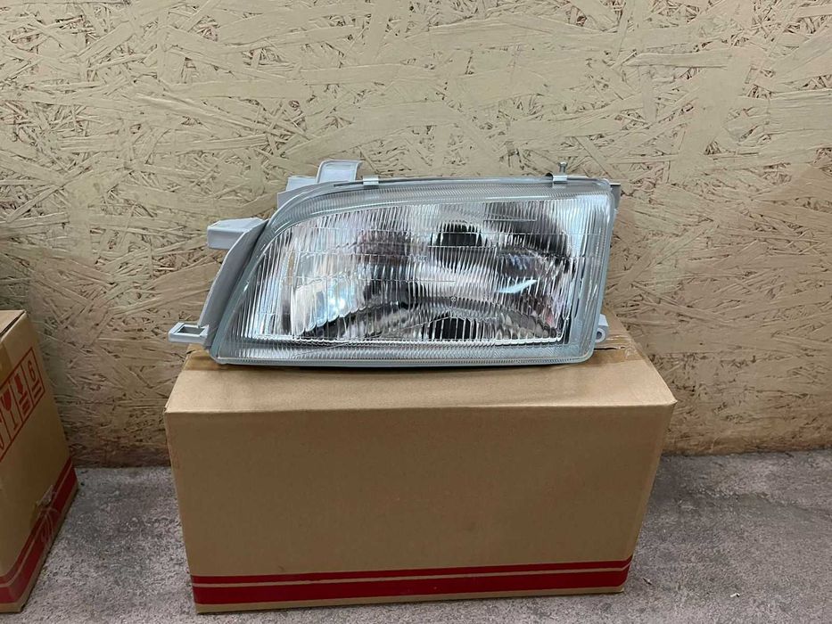 Фара Тайота Карина Е '92-'97 / ToyotaCarina E '92-'97