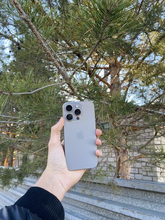 Продам срочно iPhone 15 Pro 256GB