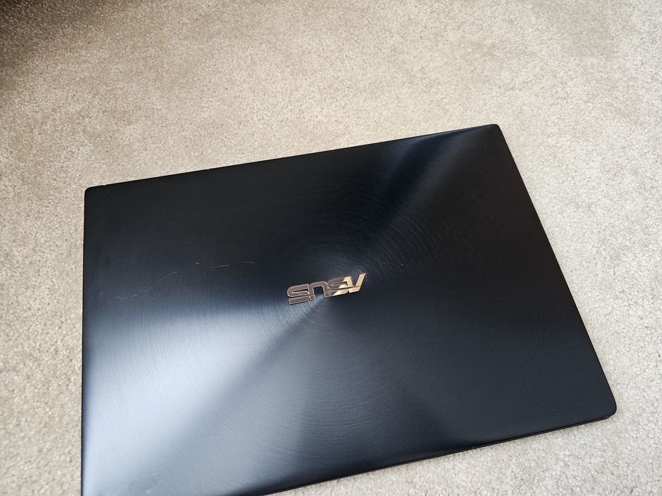 Asus  zenbook I7