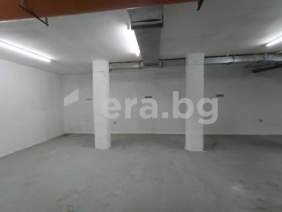 Закрито паркомясто в подземен паркинг в район"Погреби"
