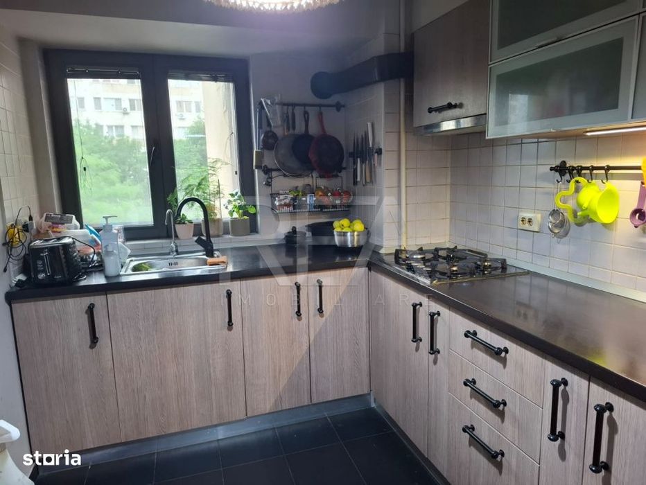 3 camere 2 balcoane bloc 1979 in Alexandru Obregia