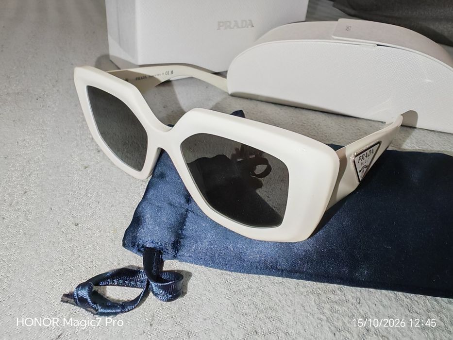 Ochelari de soare Prada