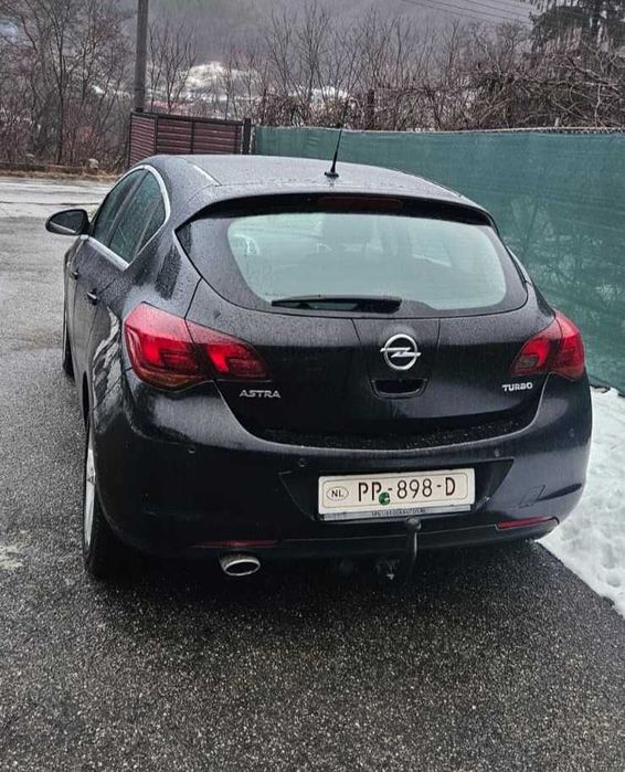 Opel Astra J 2011, 1.4turbo, benzina ,140cp, Cosmo- Innovation