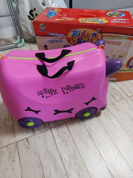 Чемодан - каталка детский
