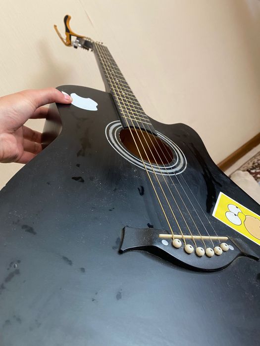 Гитара S.H.E.R 6ти струнная + 2 каподастра