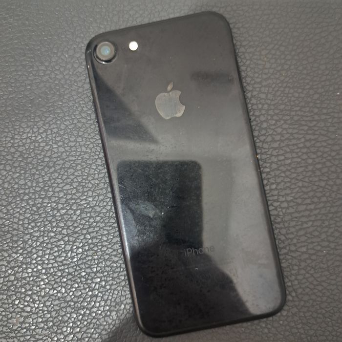 Продам Apple iPhone 7/64