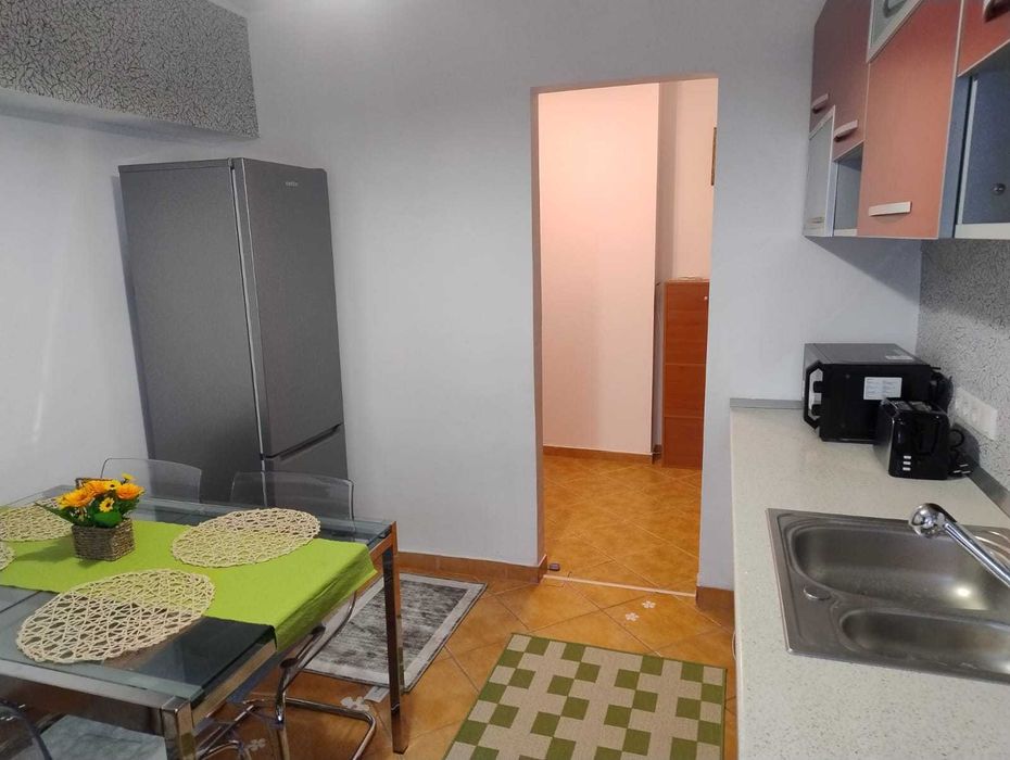 Apartament modern de închiriat - 4 camere,  recent renovat! (zona Tei)