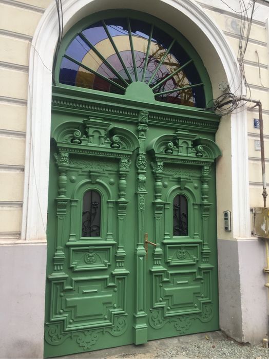 Restaurare porti vechi den lemn si metal-Timisioara