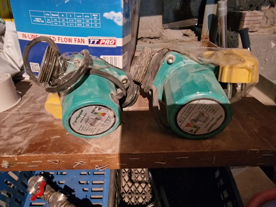 Продам насосы почти новый 2 шт