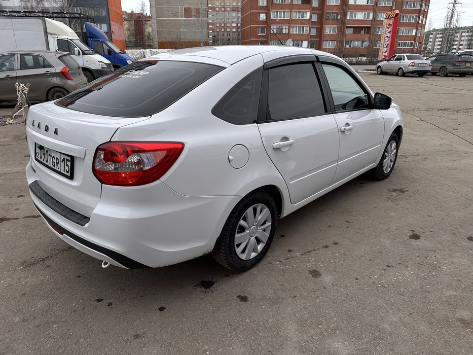 LADA granta 2023 год
