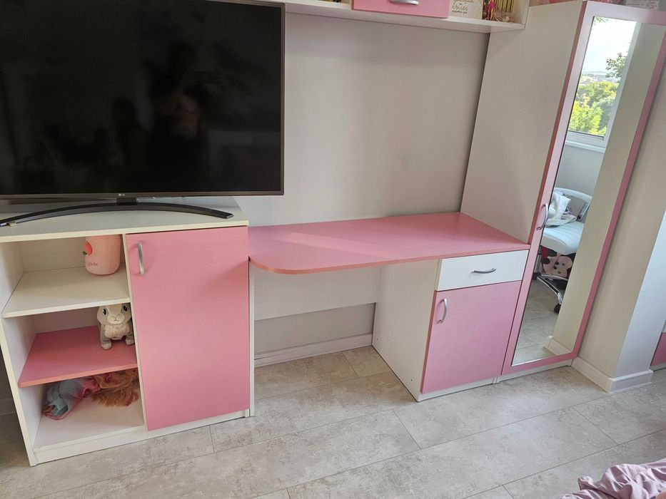 Детско бюро с шкаф