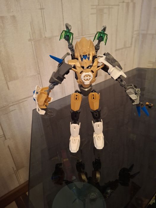 Продаю игрушки биониклы