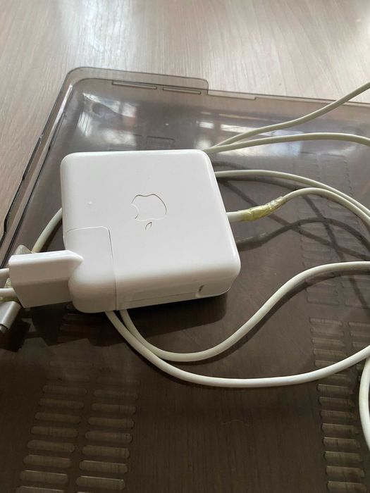 MacBook Pro 13 (Early 2015) 8/256