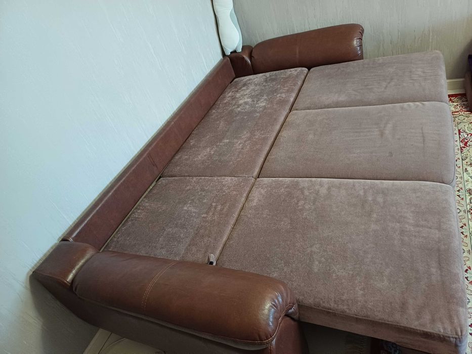 Продам диван 3х местный