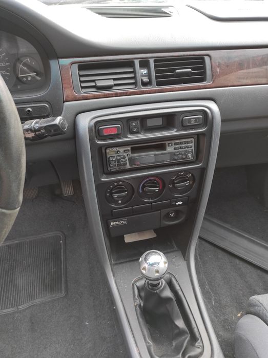 Продавам на части HONDA CIVIC 1.4 i