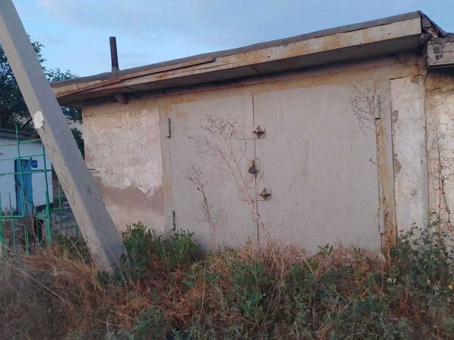 Продам гараж на слом ,самовывоз