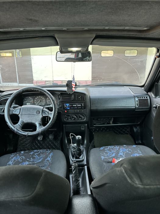 Пассат б4 седан 1.8 моно