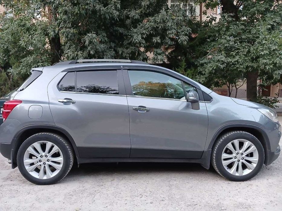 Продаётся Chevrolet Tracker Premier/Sotiladi Chevrolet Tracker Premier