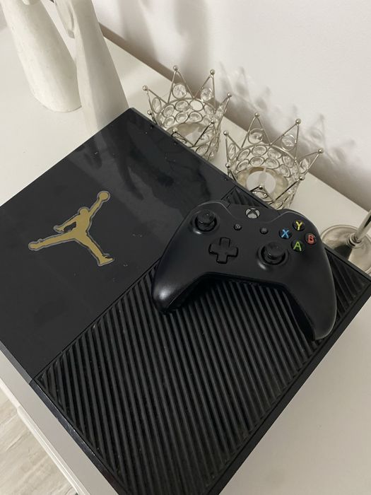 Xbox ONE arata si functioneaza fb