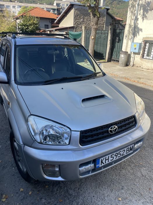 Toyota rav4 2.0 d4d  na chasti