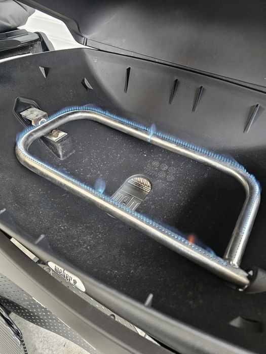 Газово барбекю WEBER