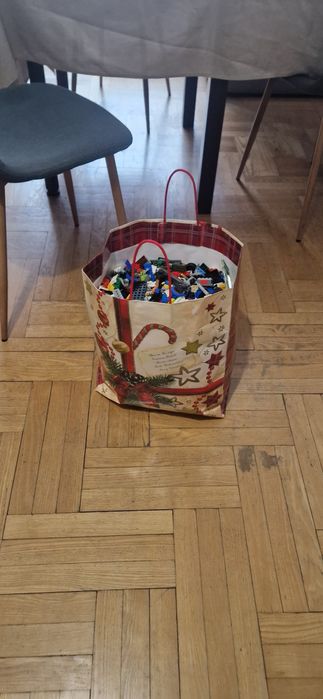 Лего 6 кг и малко колички