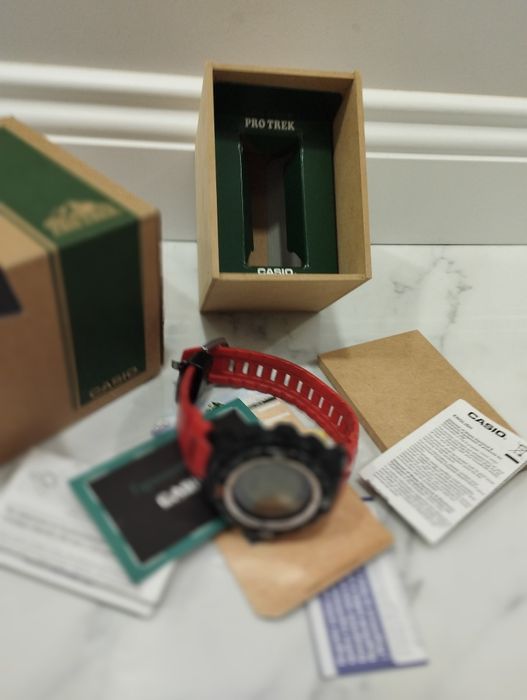 Часовник Casio ProTrek